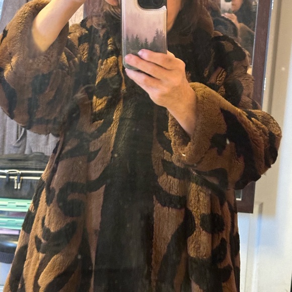 Revillion vintage sheared Beaver Fur Coat.  - Picture 10 of 10